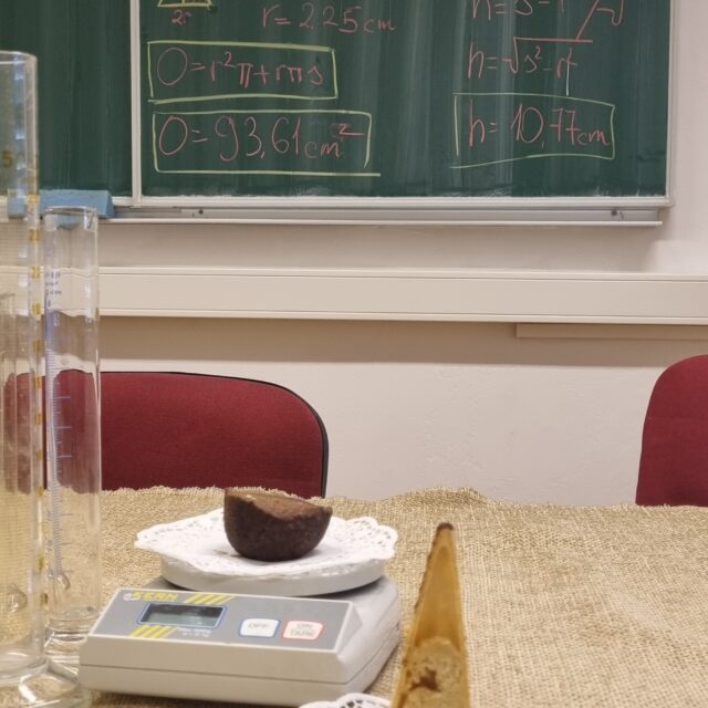 32. 32.